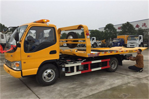 岳阳哪里有拖车服务